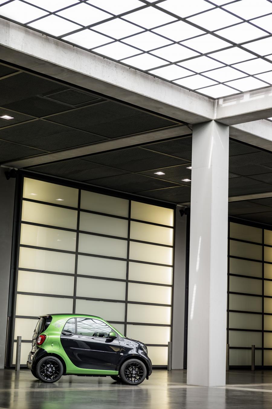  Smart ForTwo Prime Coupe Electric Drive 2017 года  (фото 15 из 48)
